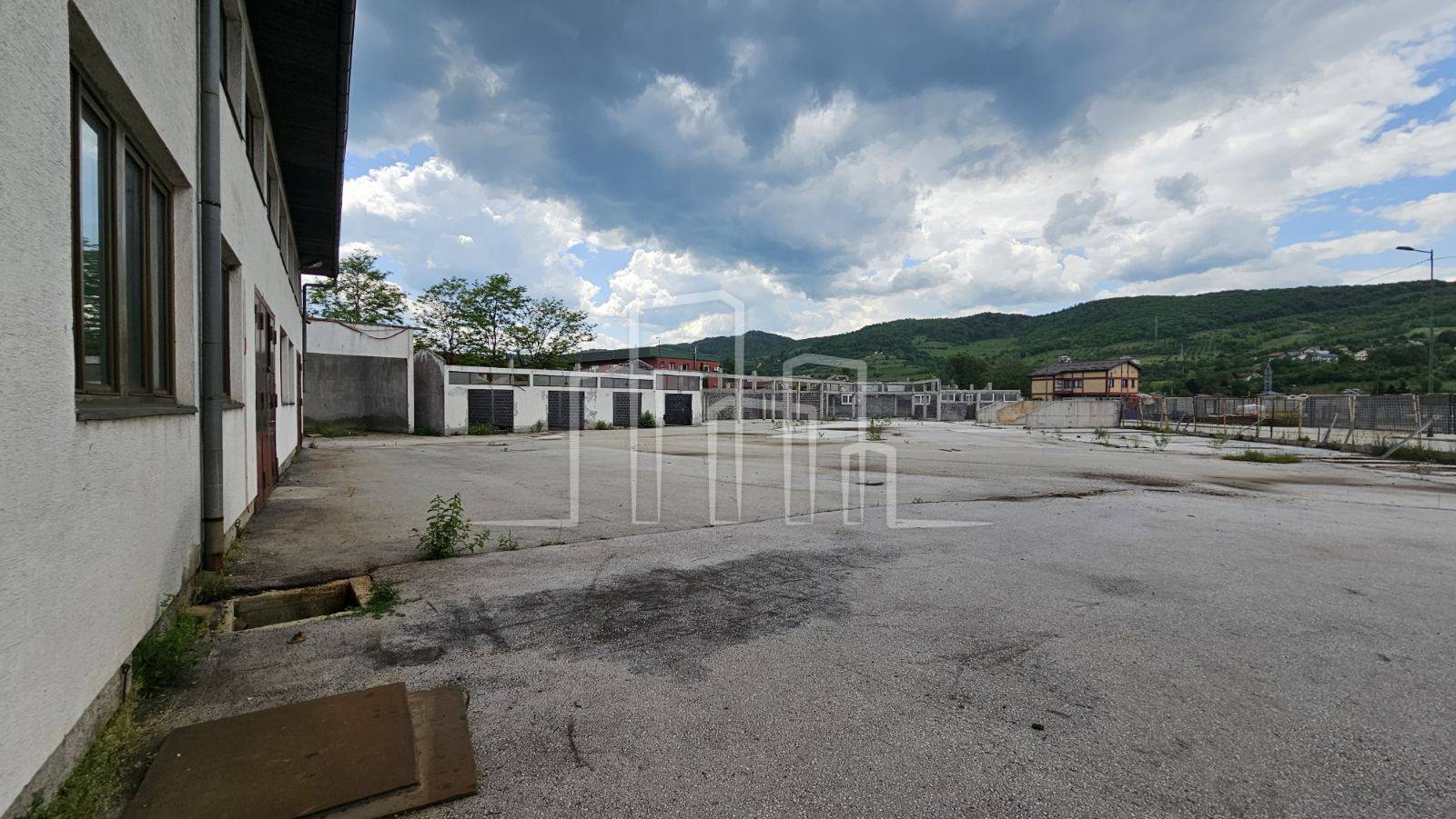 Poslovni prostor višenamjenski u privredi 1500m² i 4000m² zemljišta Industrijska zona Ilijaš