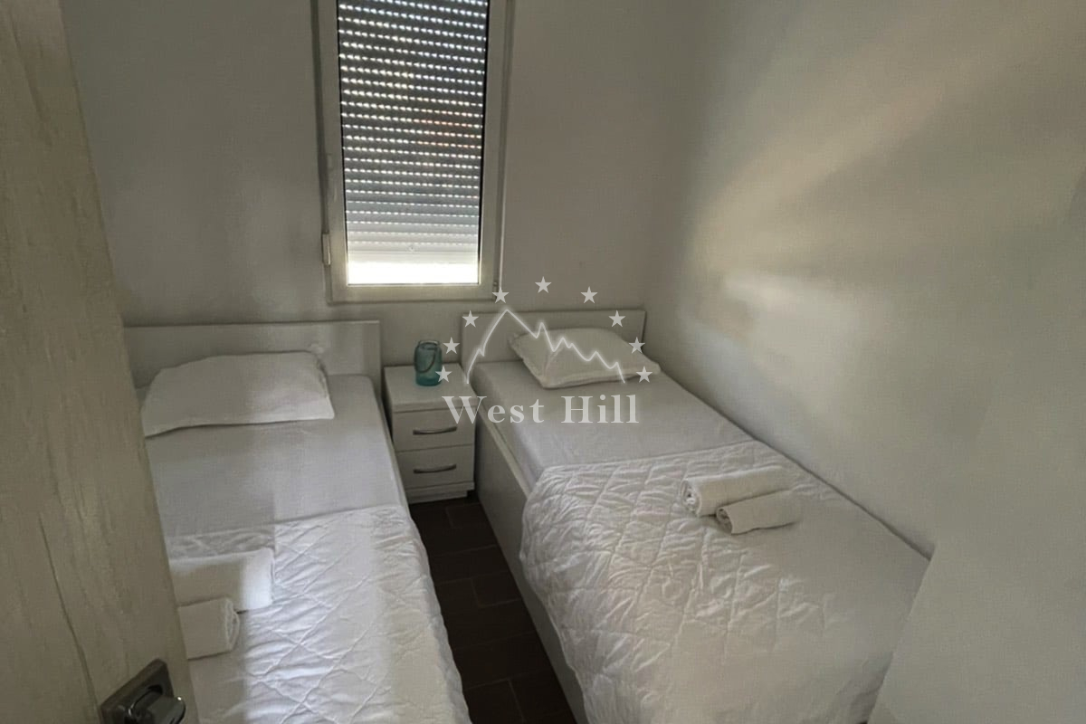 Mini-hotel sa 10 apartmana blizu mora