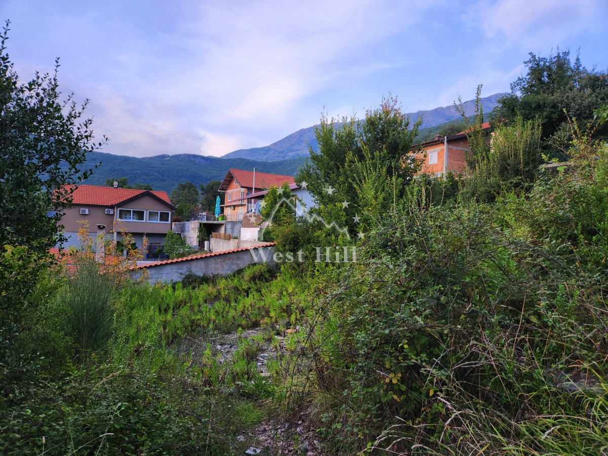 Prodaje se plac sa građevinskim dozvolom, Mojdez