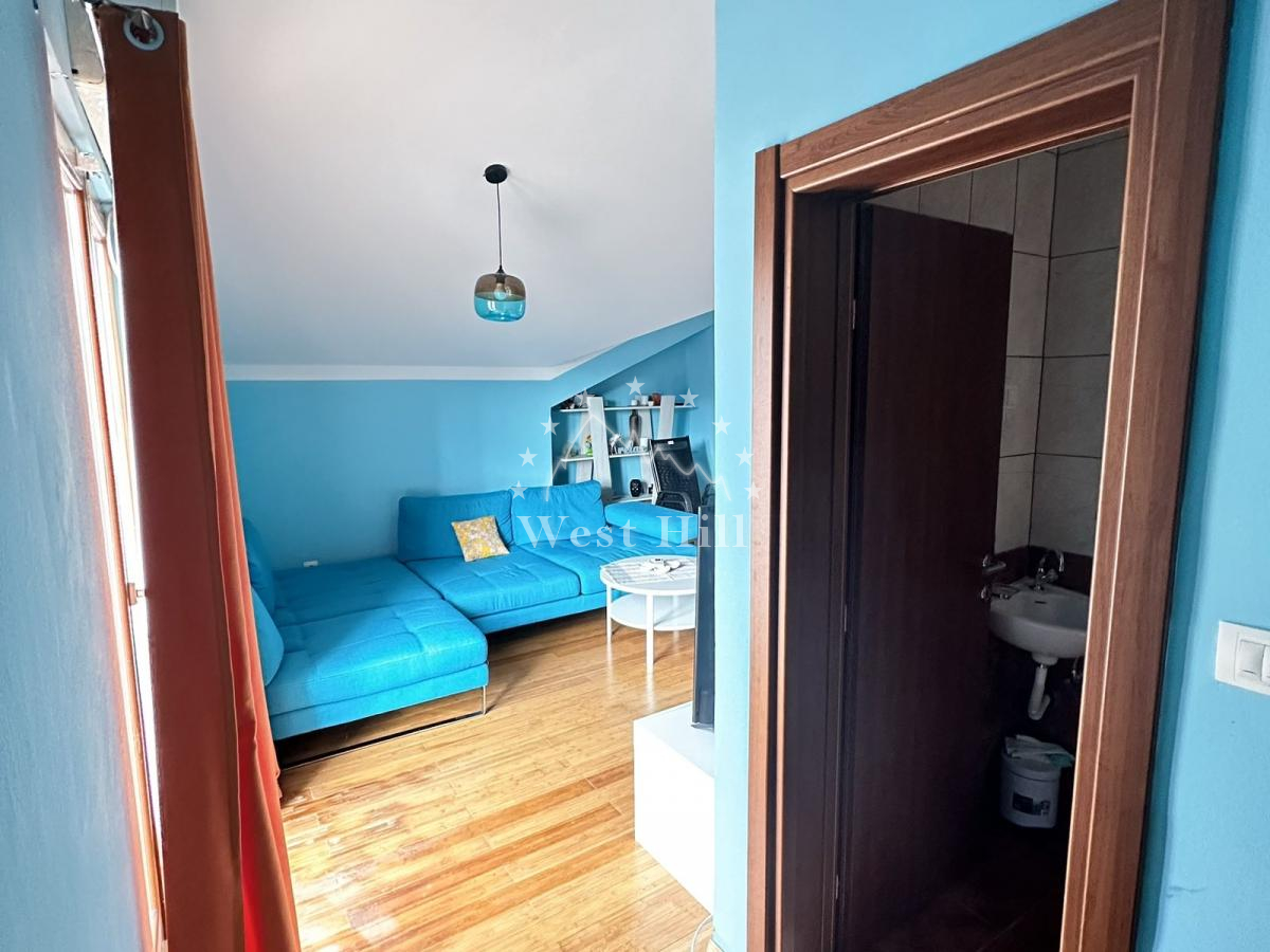 Dvosoban apartman u Risnu na prodaju