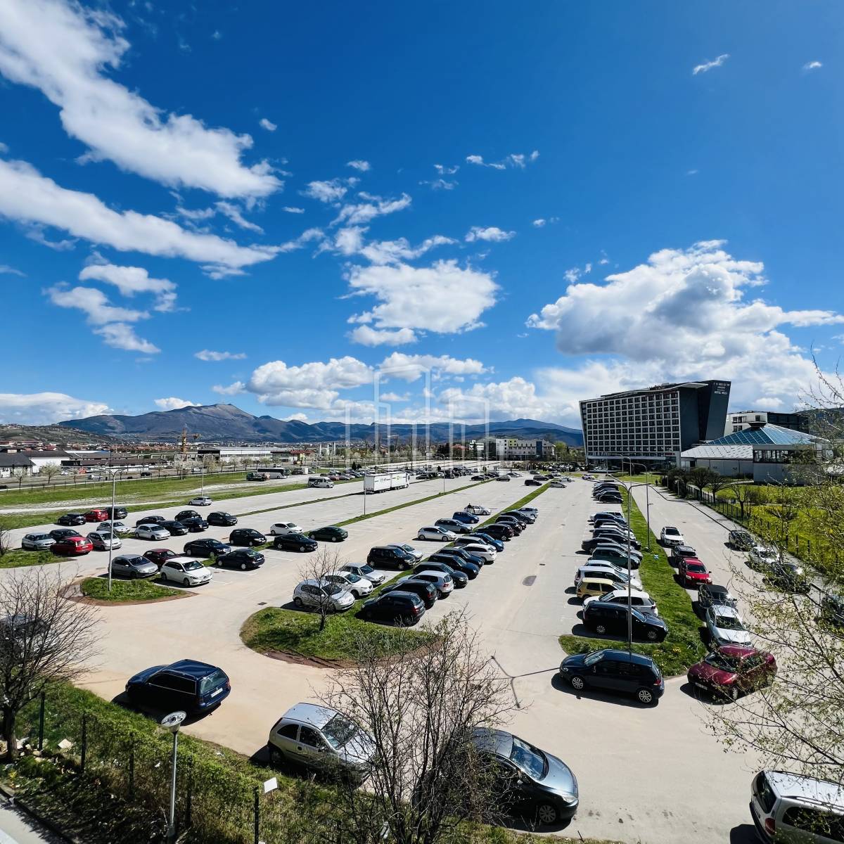 Odličan dvosoban stan sa parking mjestom Ilidža najam