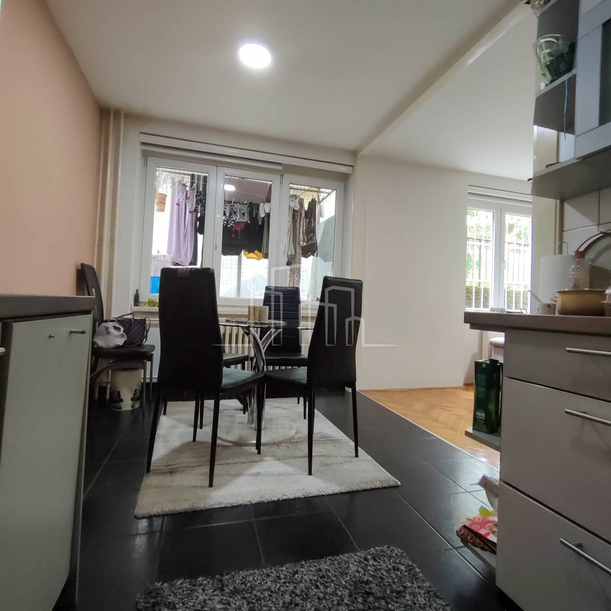 Trosoban stan 73m² Odobašina Centar