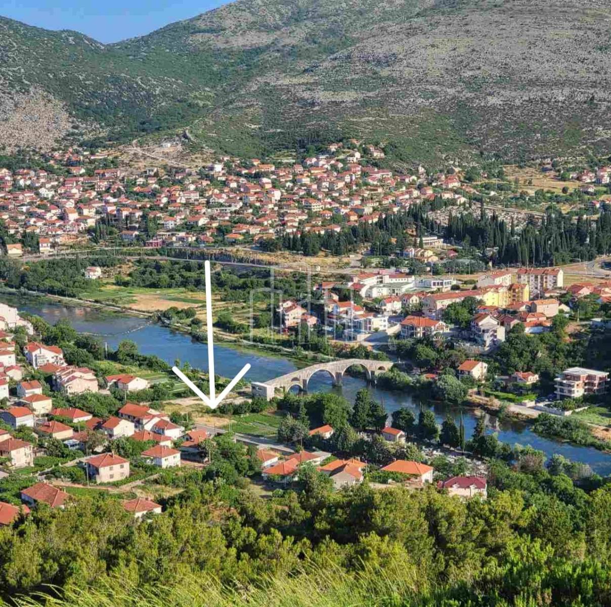 Atraktivno zemljište Trebinje 1600m² prodaja