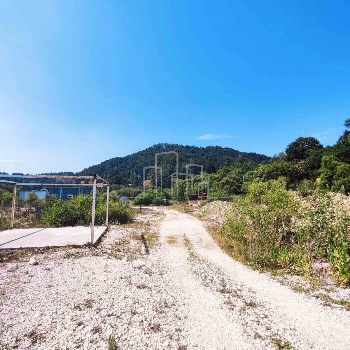 Zemljište 12.000m² sa objektima Sumbulovac prodaja