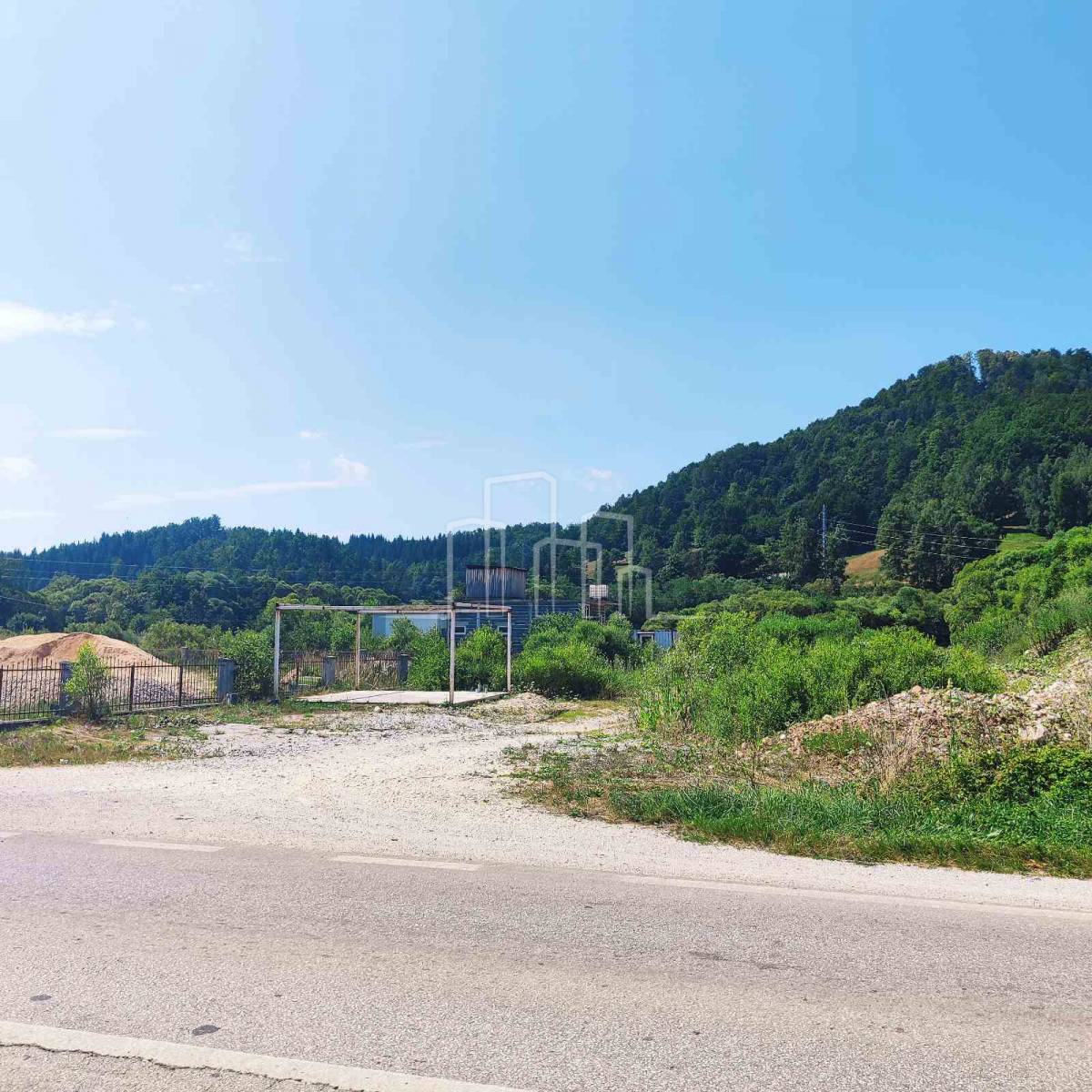 Zemljište 12.000m² sa objektima Sumbulovac prodaja