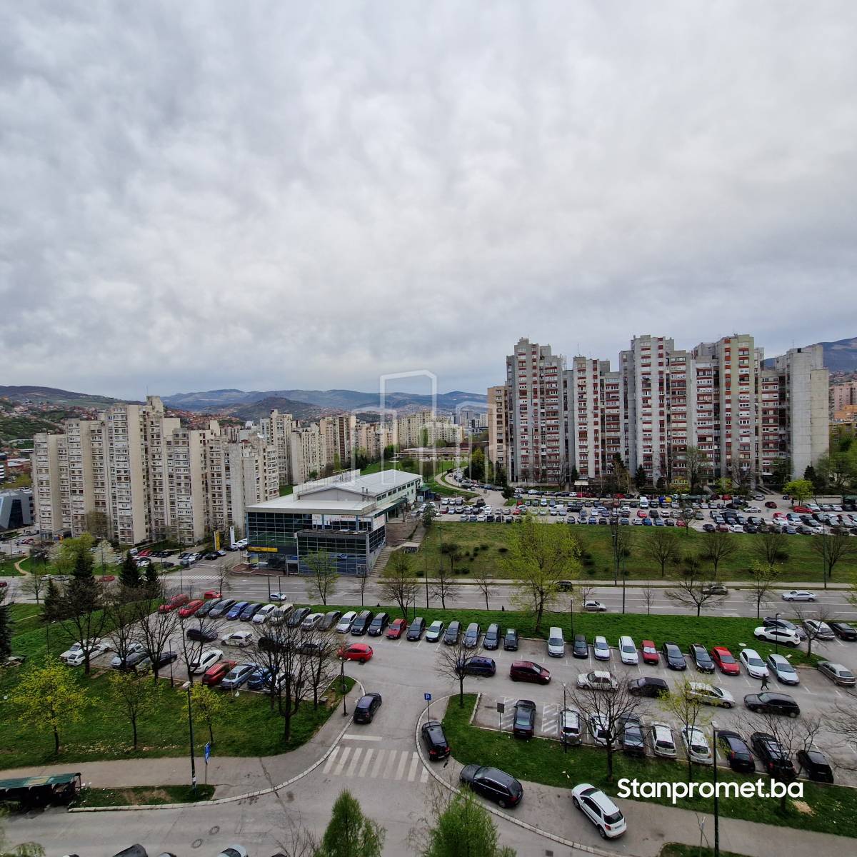 Trosoban stan Alipašino Polje prodaja B faza