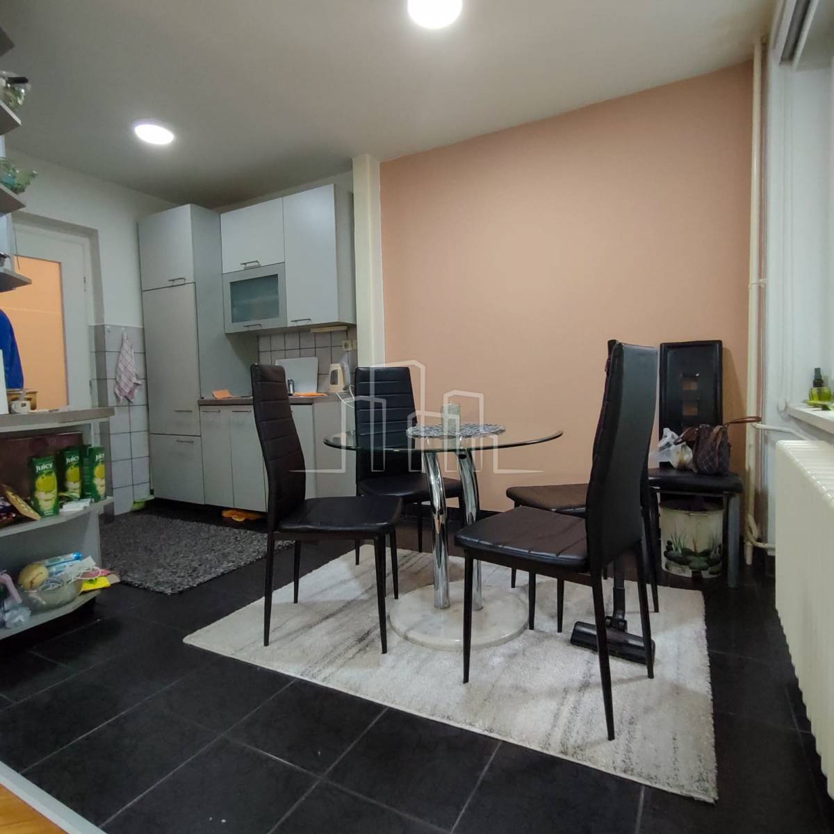 Trosoban stan 73m² Odobašina Centar