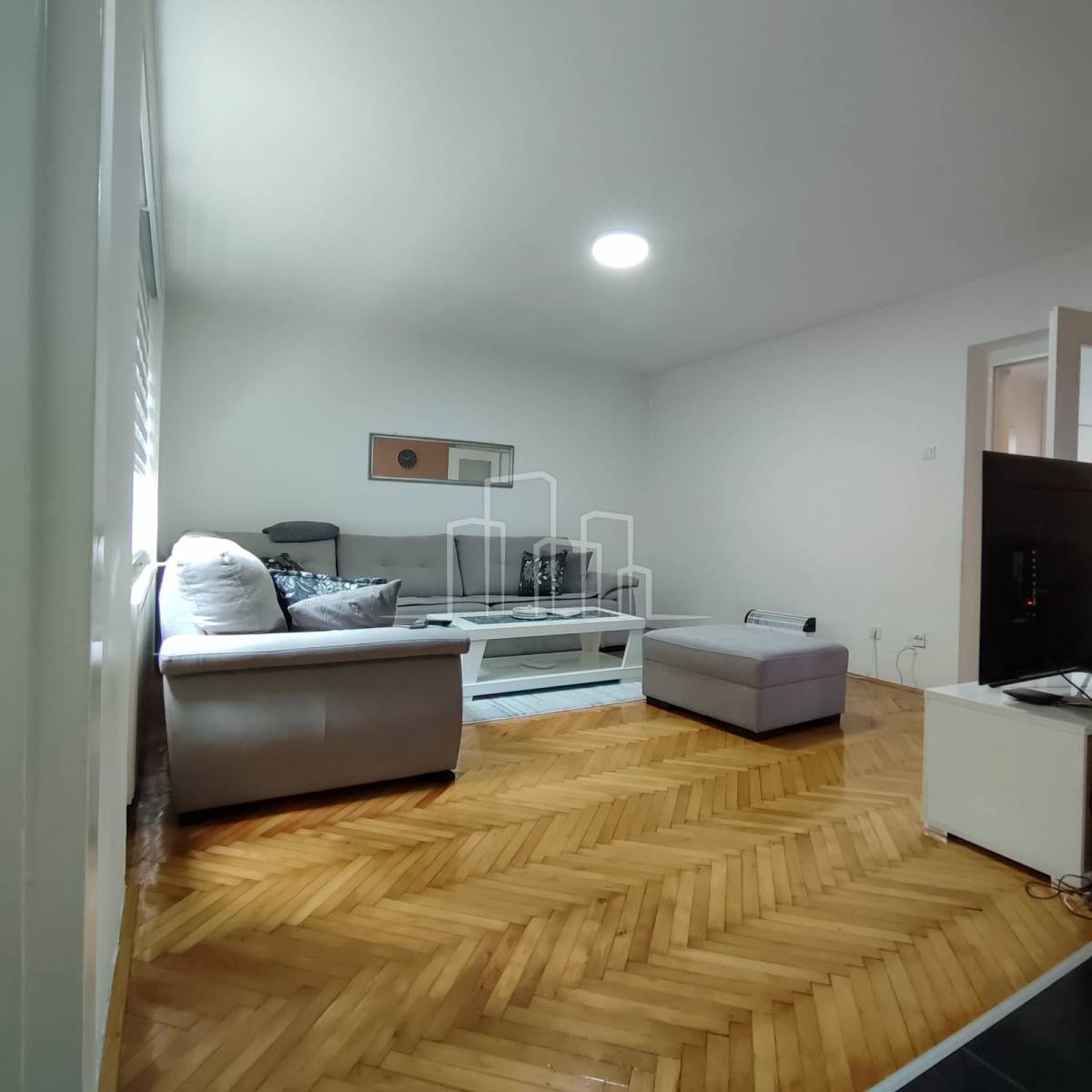 Trosoban stan 73m² Odobašina Centar