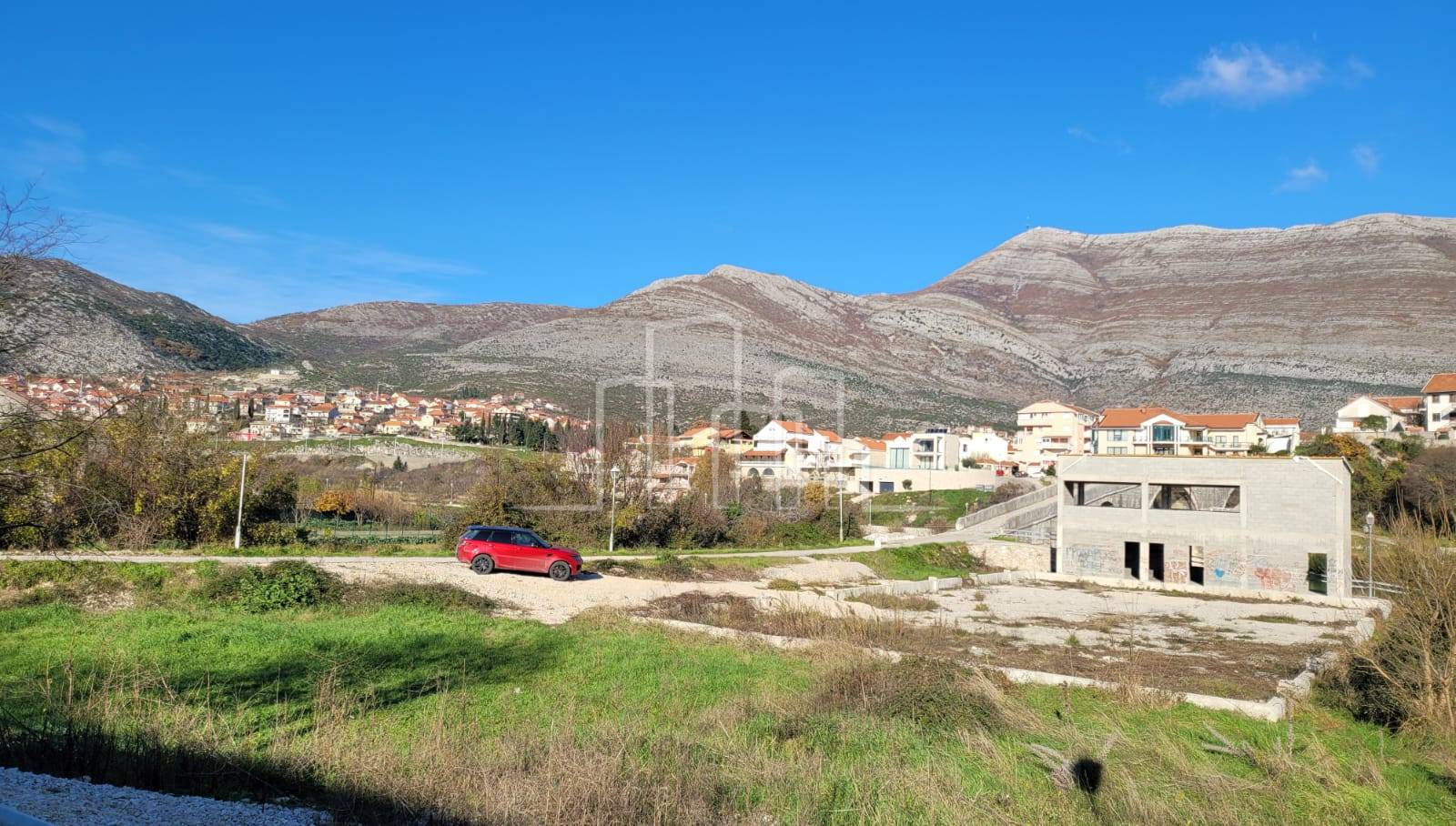 Atraktivno zemljište Trebinje 1600m² prodaja