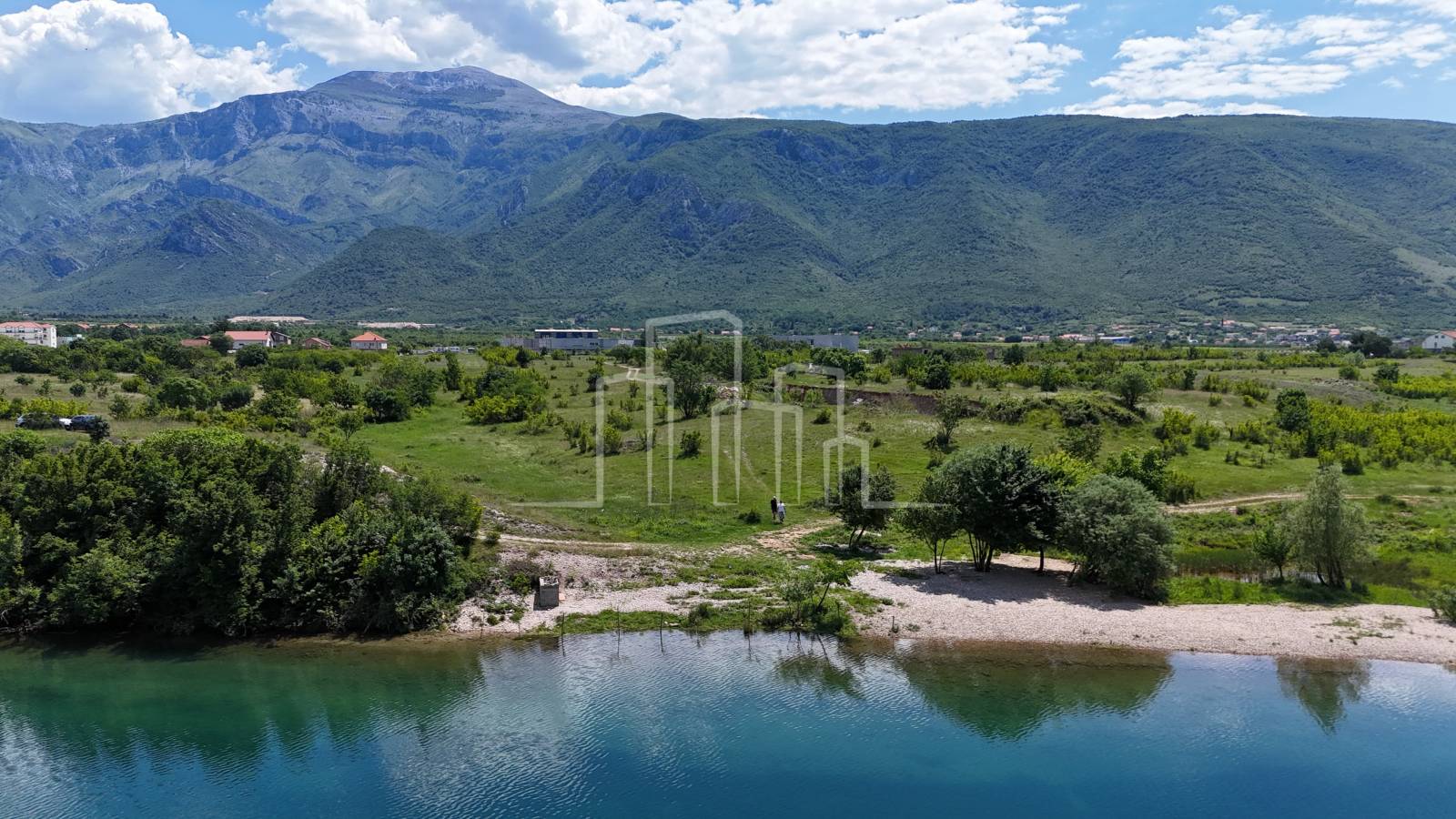 Mostar atraktivno zemljište uz Neretvu Potoci