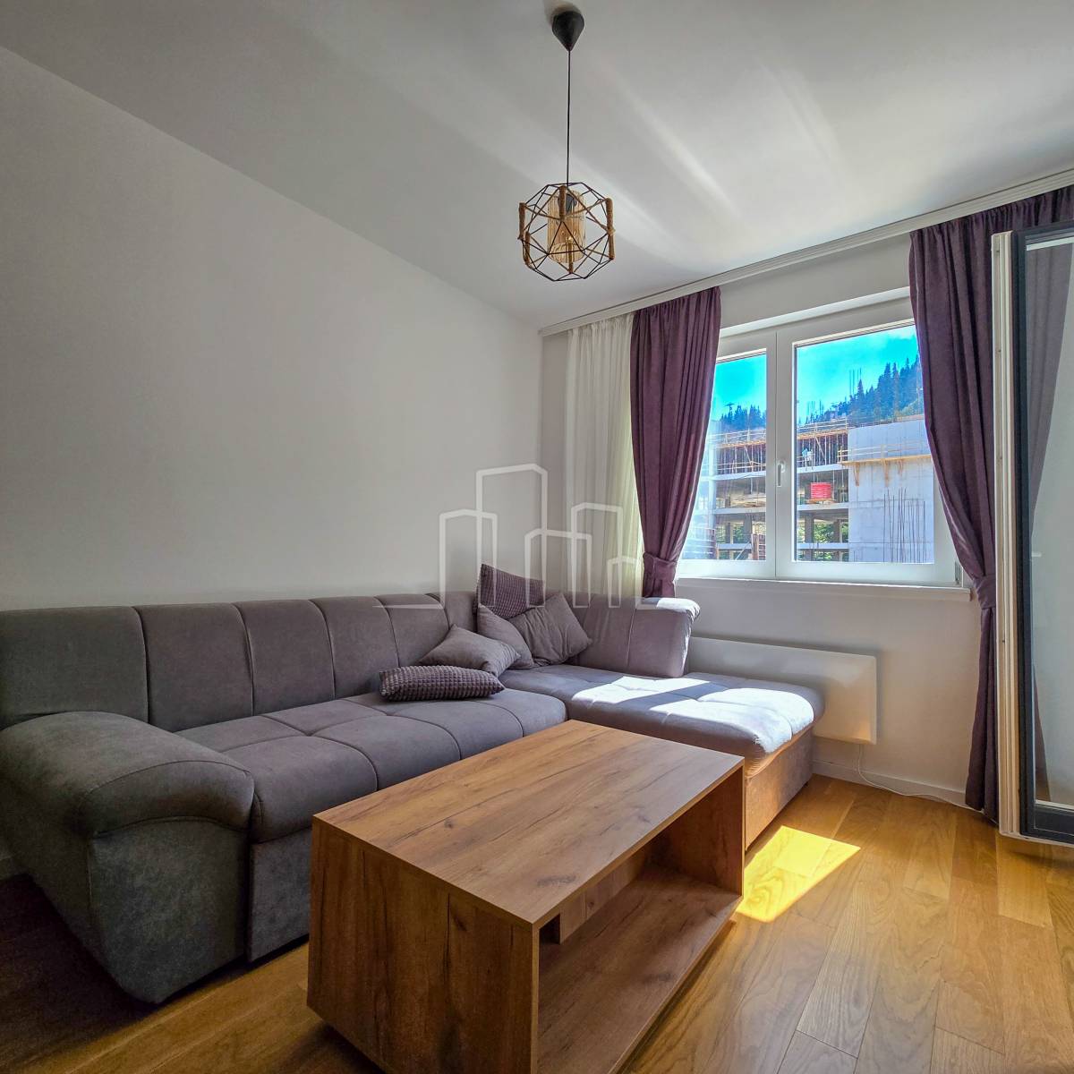 Opremljen Apartman Jahorina 38m² Prodaja zgrada uz stazu