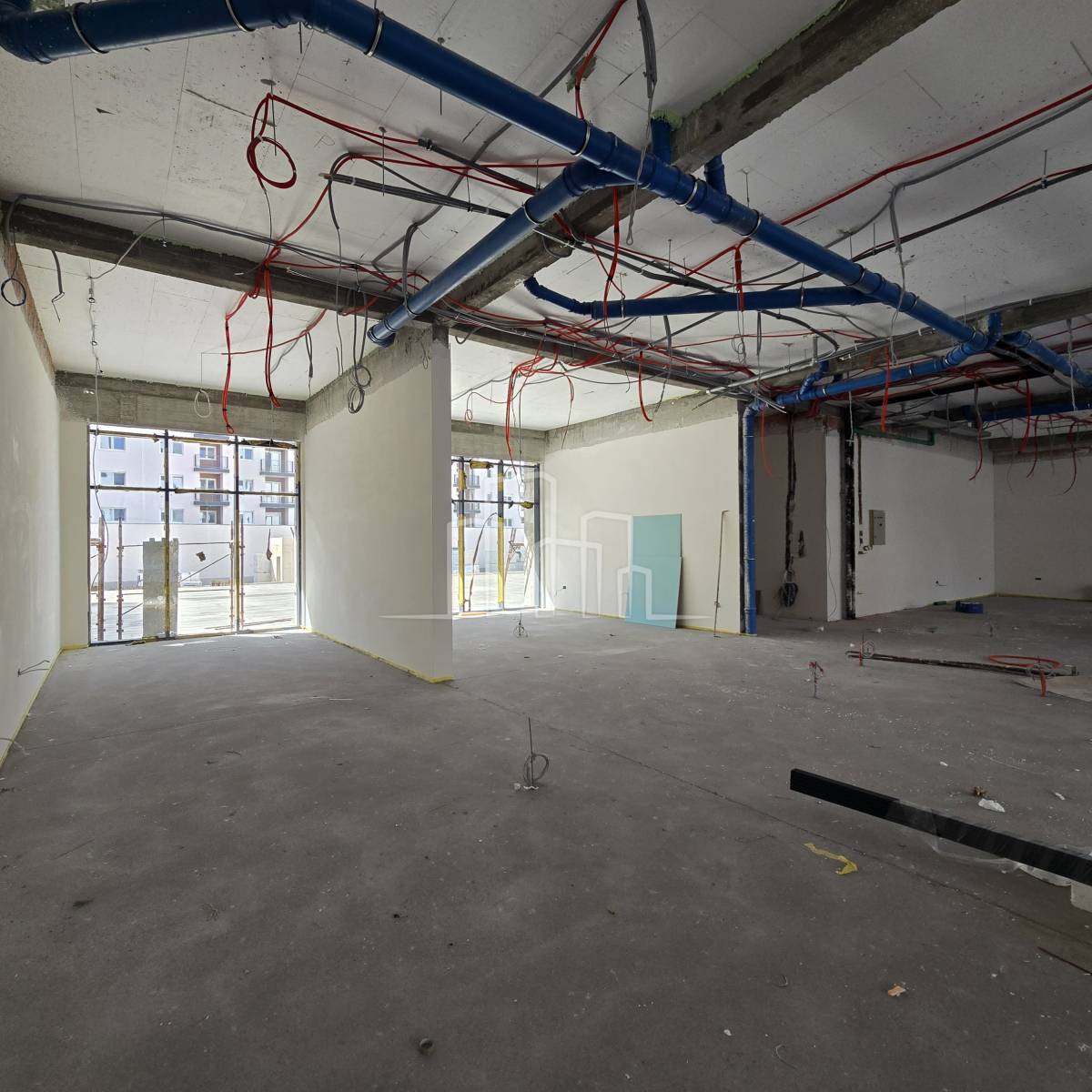 Vrhunski izložbeno prodajni poslovni prostor 265m² Centar Istočno Sarajevo